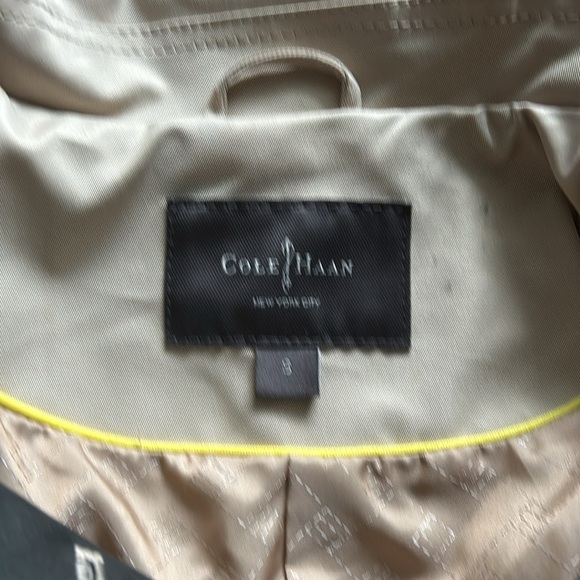 Cole Haan women’s small trench coat - Picture 5 of 11